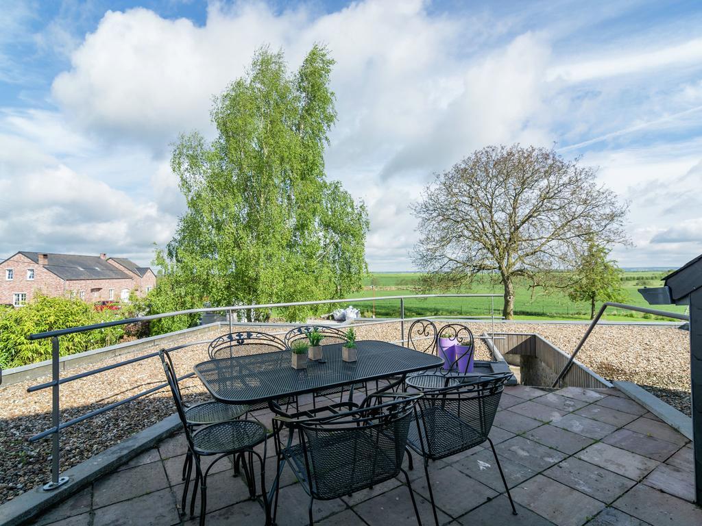 Spacious Farmhouse In Fontenelle With Garden Walcourt Екстериор снимка