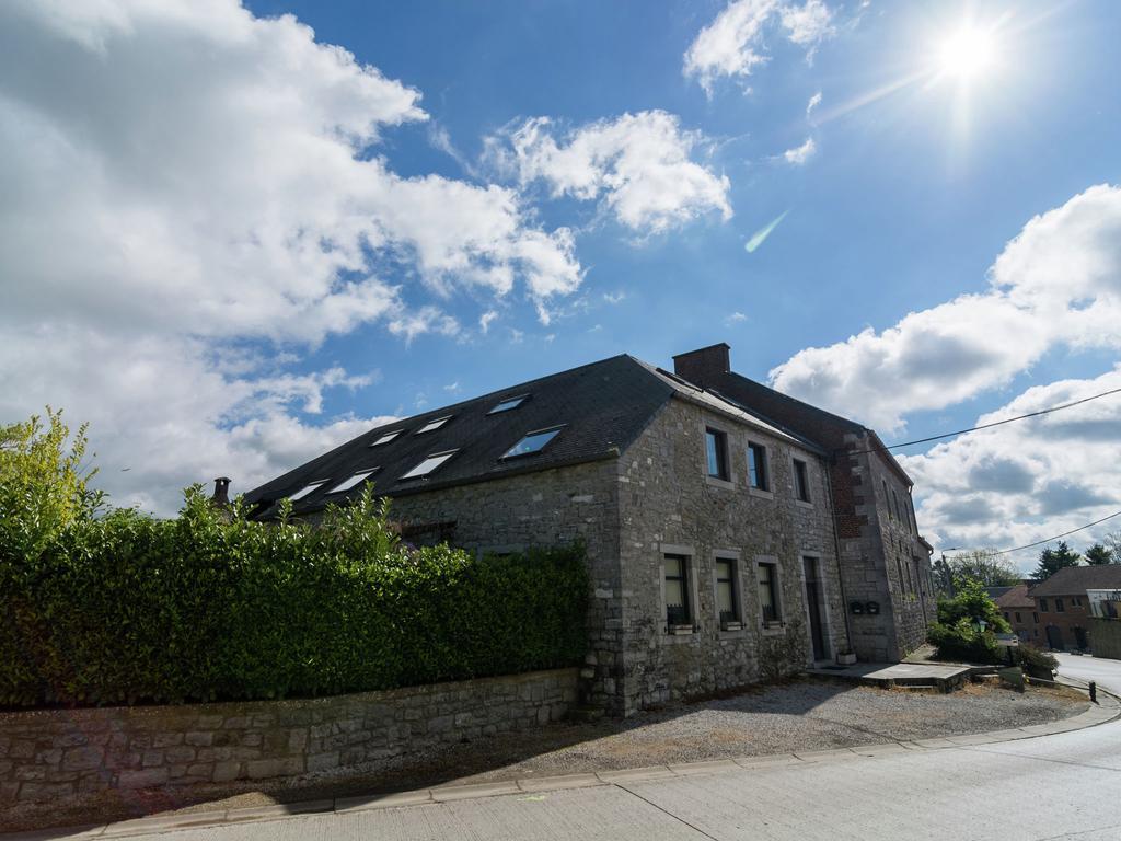 Spacious Farmhouse In Fontenelle With Garden Walcourt Екстериор снимка