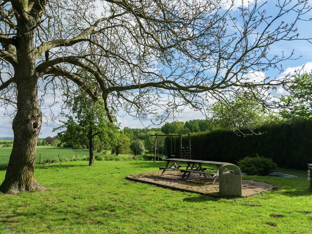 Spacious Farmhouse In Fontenelle With Garden Walcourt Екстериор снимка